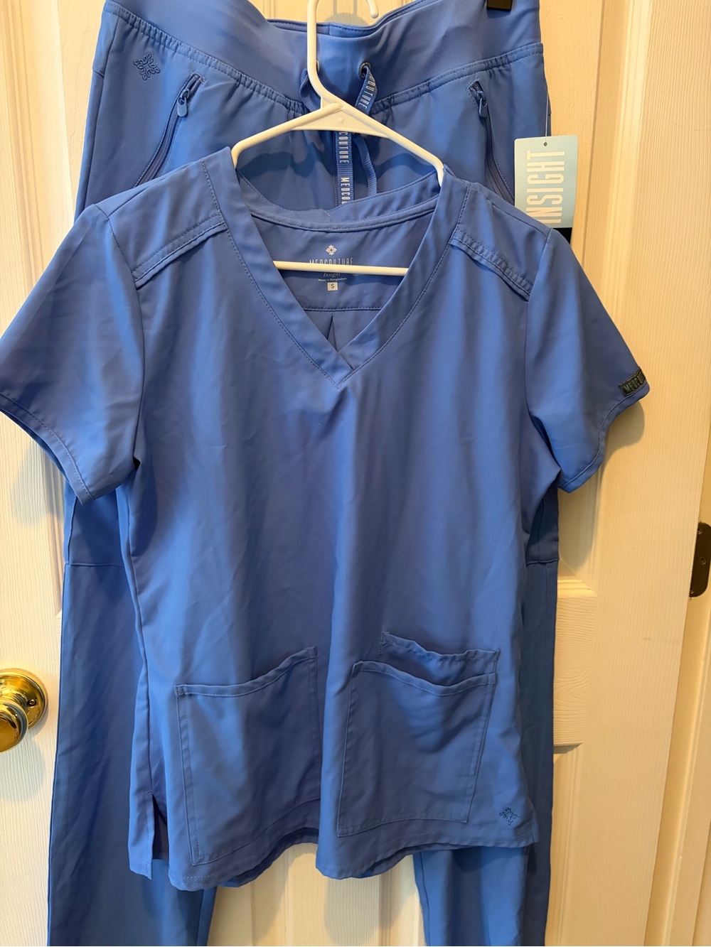 Med Couture Women’s V-Neck Scrub Set - Blue